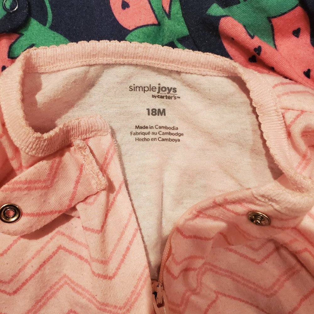 Lot of 6 Girl's footed sleepers 18 months - Picture 2 of 3